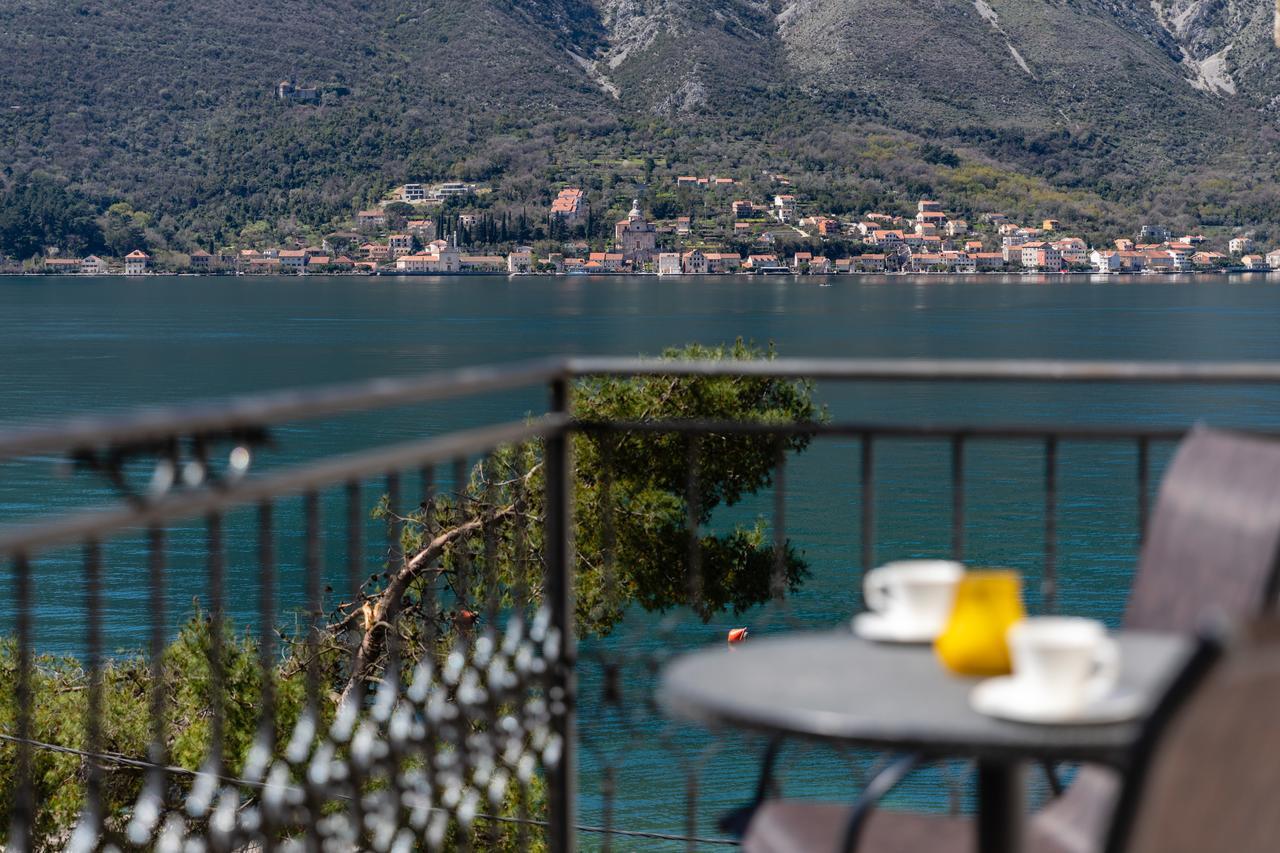 Apartments Miramar Kotor Exteriör bild