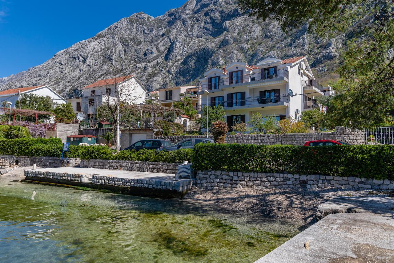Apartments Miramar Kotor Exteriör bild